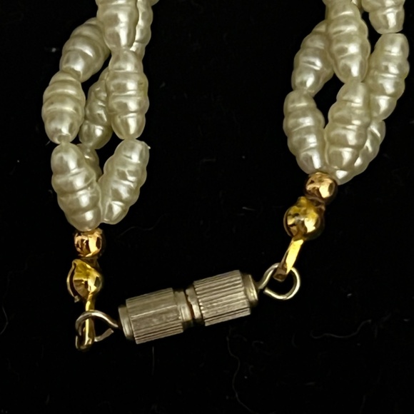 Elegant Baroque Freshwater Pearl Twisted Necklace - Picture 9 of 9